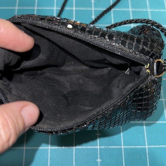 Vintage 90s Avon Black Aluminum Mesh Small Barrel Crossbody Bag Chic Trendy - Picture 6 of 7